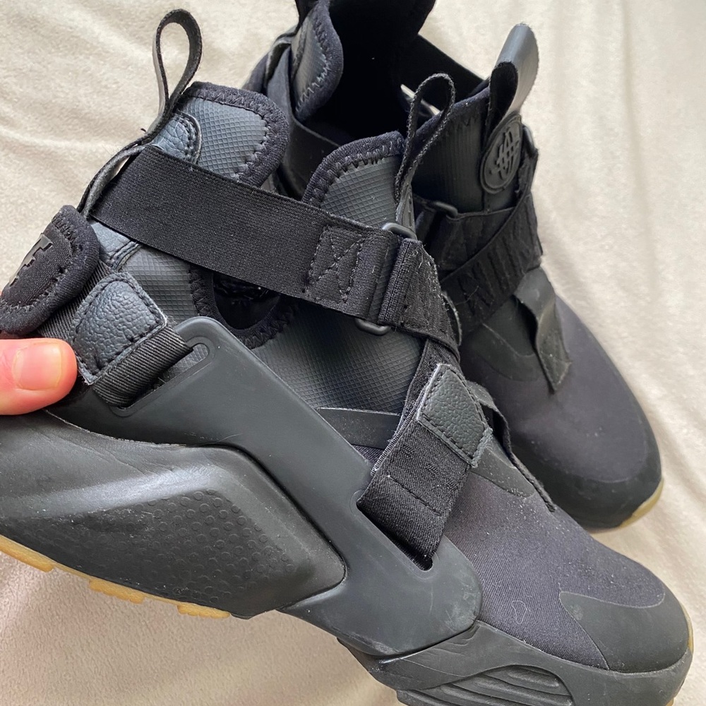 Nike Air Huarache City - black